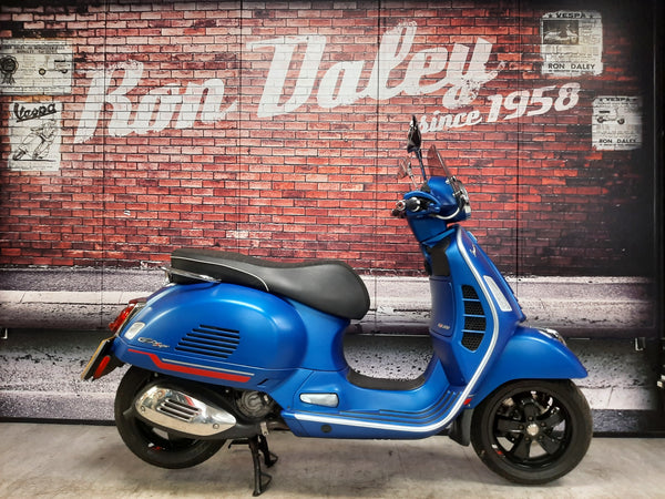 Vespa GTS300 Super Sport 2021 Model Blue