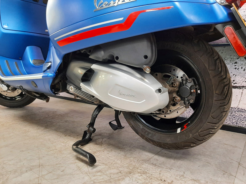 Vespa GTS300 Super Sport 2021 Model Blue