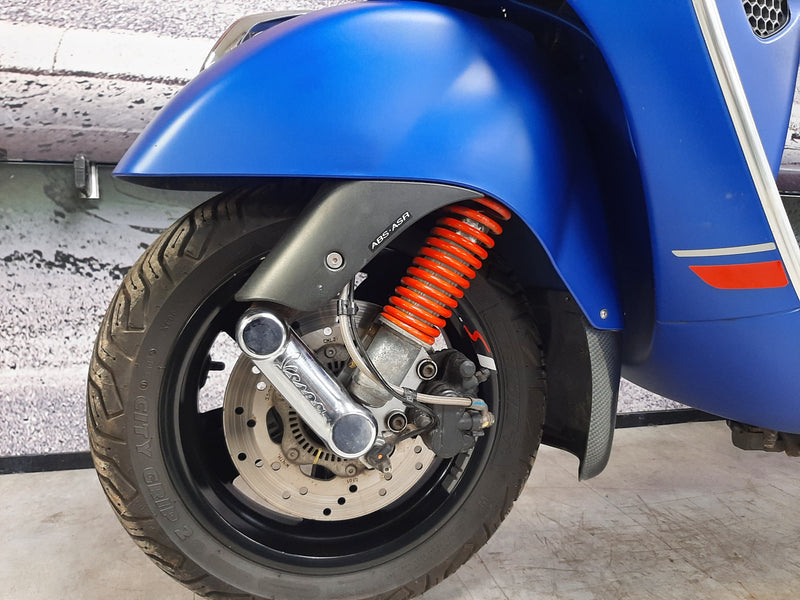 Vespa GTS300 Super Sport 2021 Model Blue
