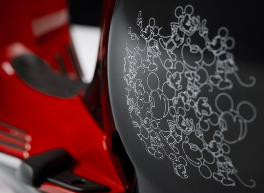 Vespa Primavera 125 Disney Mickey Mouse Edition